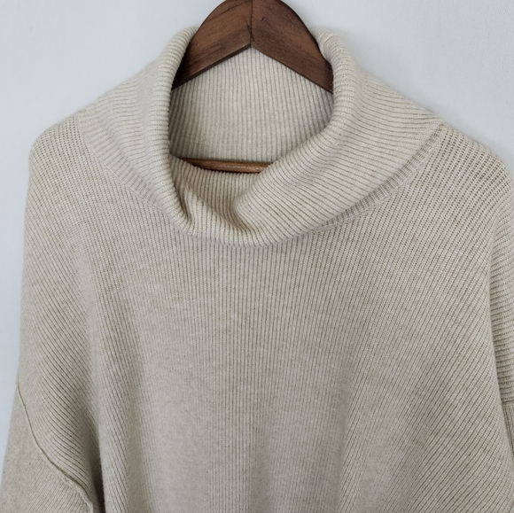Free People Cowl Neck Sweater Size L - Picture 8 of 10